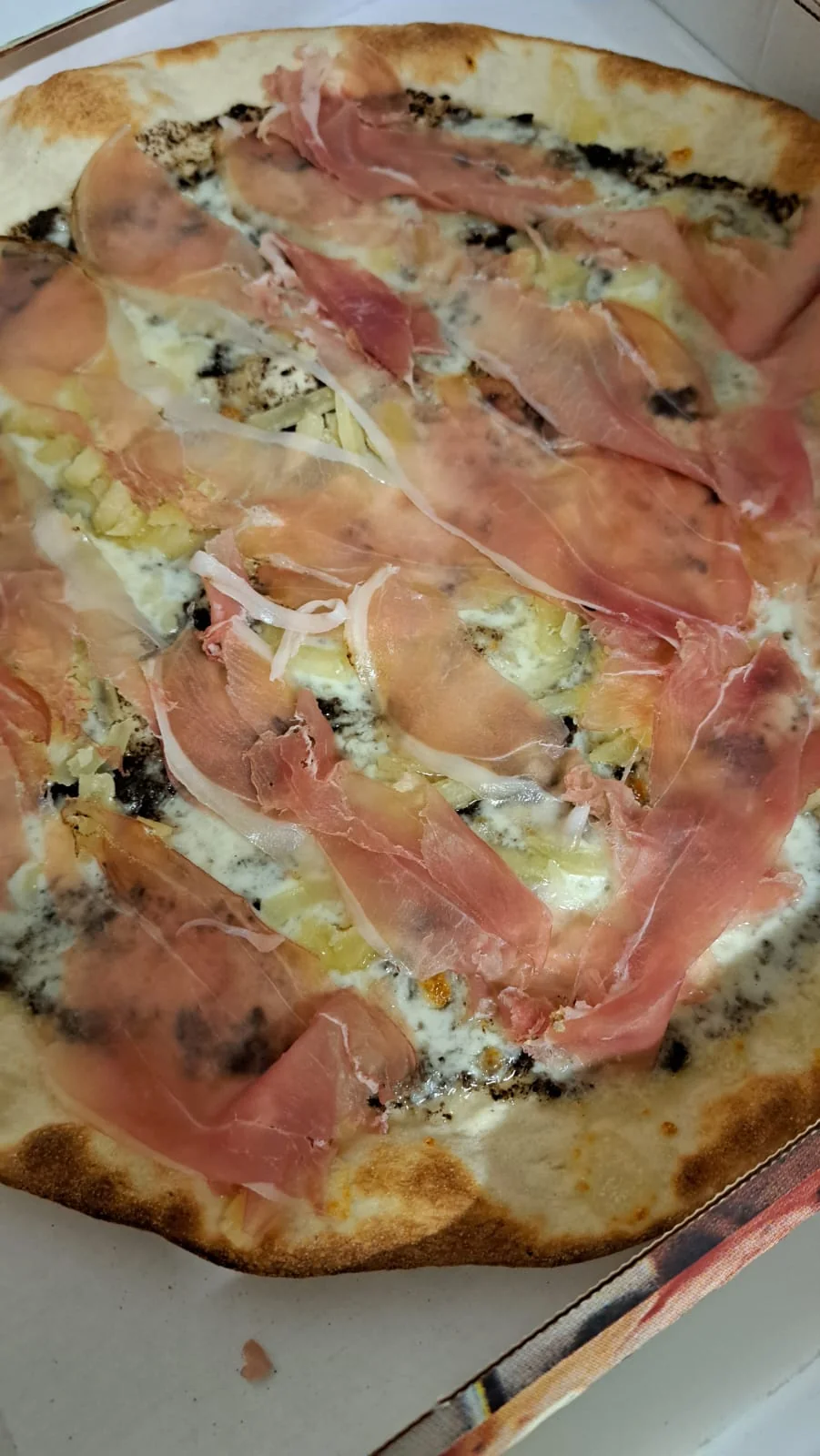 Pizza Prosciutto Crudo Pizza bianca con prosciutto crudo